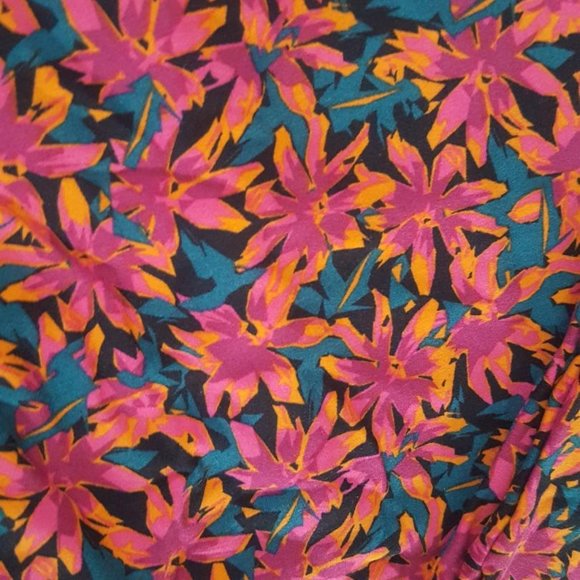 LulaRoe TC leggings Plus Size - Picture 2 of 4